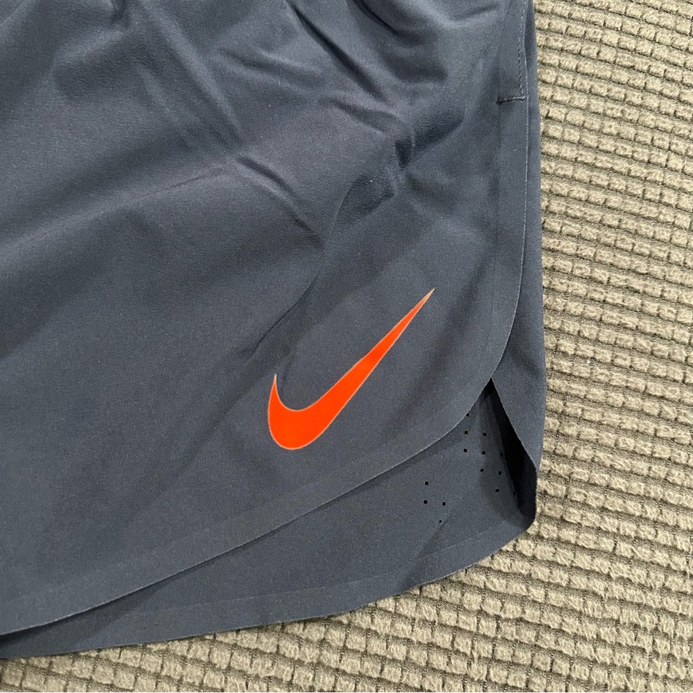 Nike Dri Fit ADV 2 Inch Running Shorts Mens XL Navy Blue Orange Swoosh - Picture 2 of 8